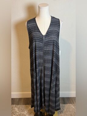 Comfy USA Gray Striped Midi Dress with Front Zip